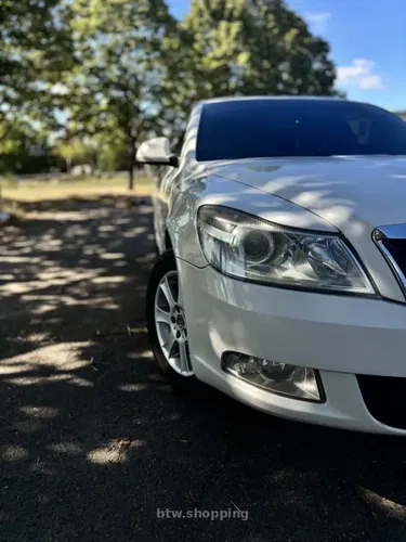 Продам семейный автомобиль Skoda Octavia A5 2011