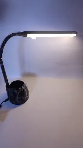 Настільна LED лампа