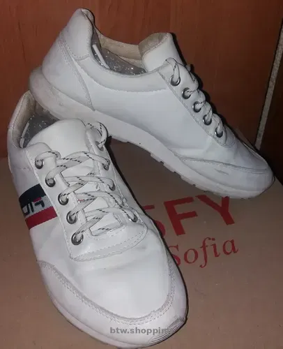 Продам шкіряні кросівки FILD