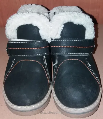 Продам зимние ботинки 24р.