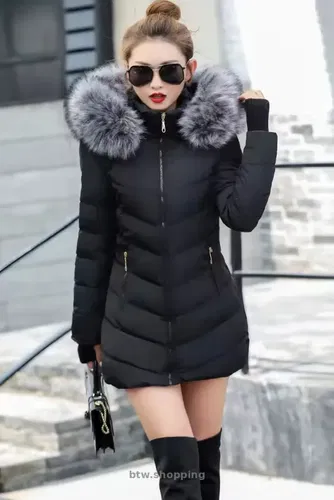 Дуже гарна зимова курточка з капюшоном