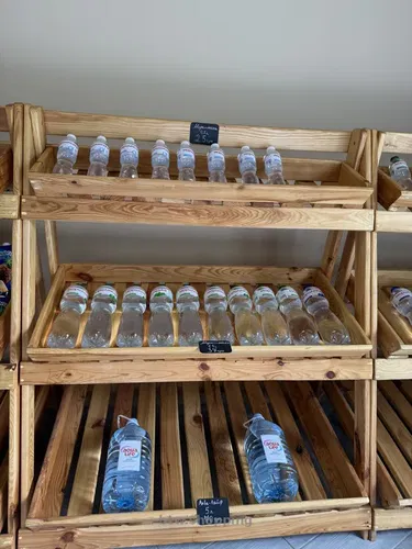 Стелажі із дерева