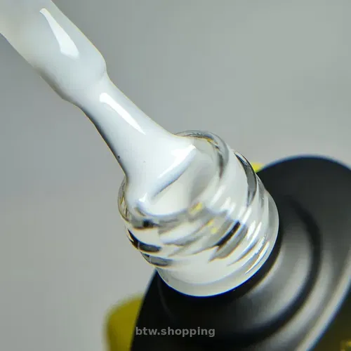 Молочний Гель-лак Izzy Premium Milky для ідеального покриття