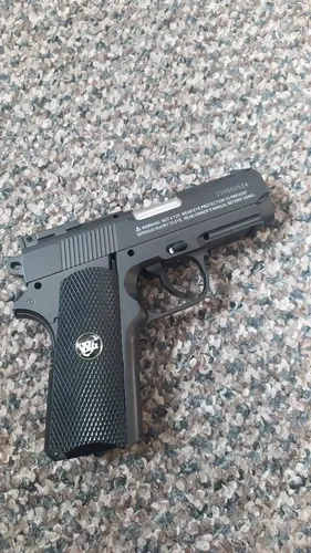 Пневматичний пістолет