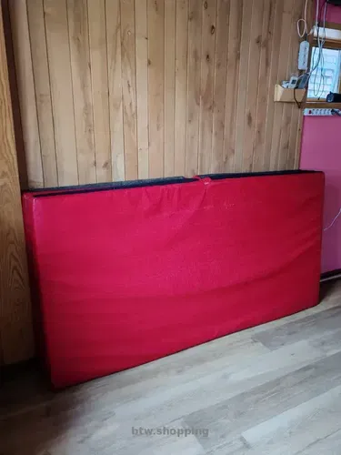 Продам комплект спортивних матів  для Пілона Б/У  2м.* 1м. = 2 шт. .