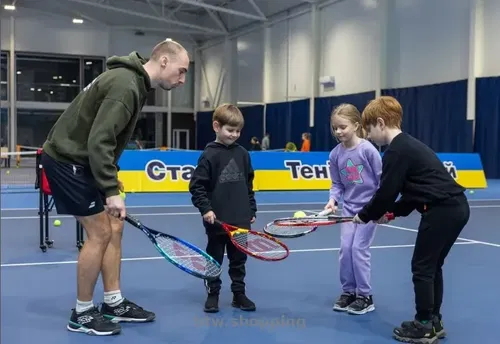 Уроки тенісу у Києві. Працюємо без відключень світла.