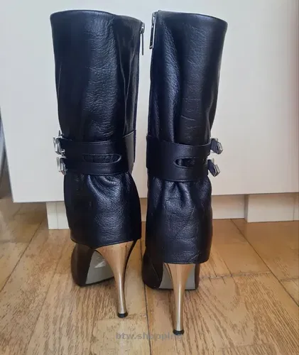 Демисезонные кожаные сапоги