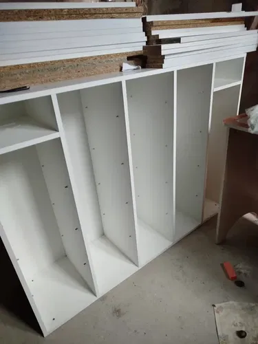 Оборудования салона красоты навесные стеллажи