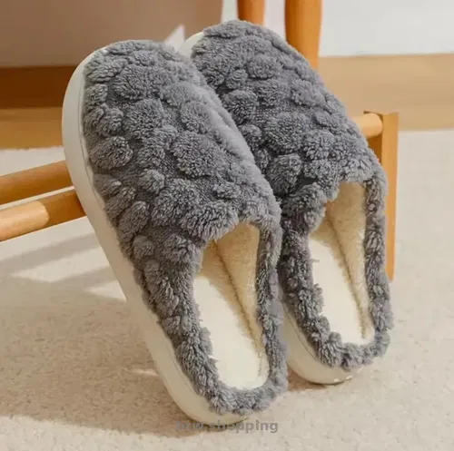 Тапочки, капці кімнатні