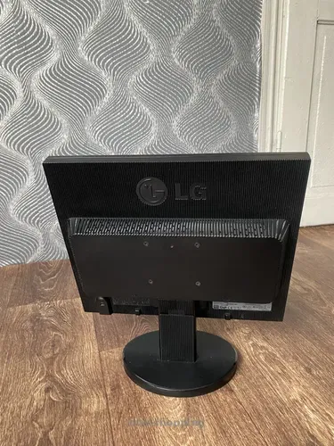 Монитор 17” LG Electronics L1752S