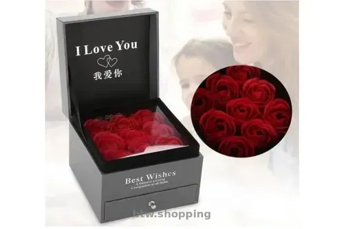Подарункова шкатулка с розами