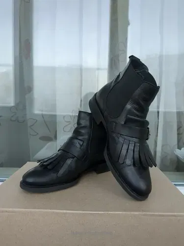 Жіноче взуття