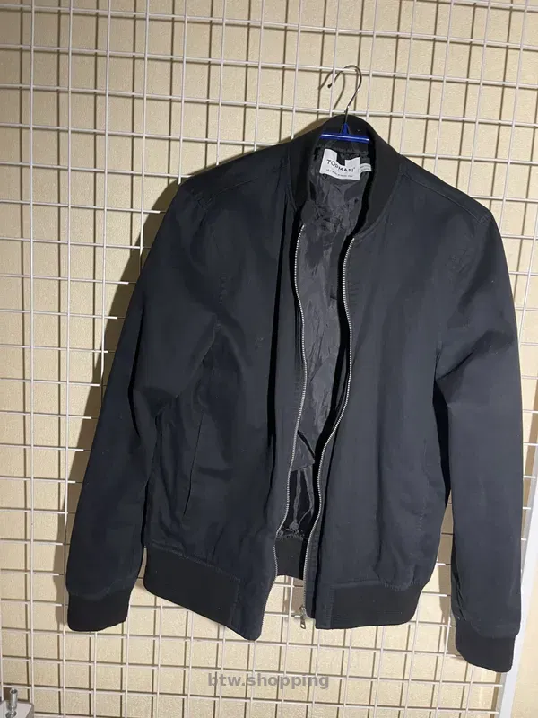 Куртка-бампер чорного кольору в розмірі s - btw.shopping