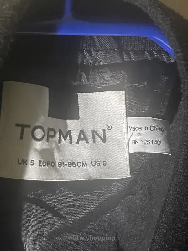 Куртка-бампер чорного кольору в розмірі s - btw.shopping