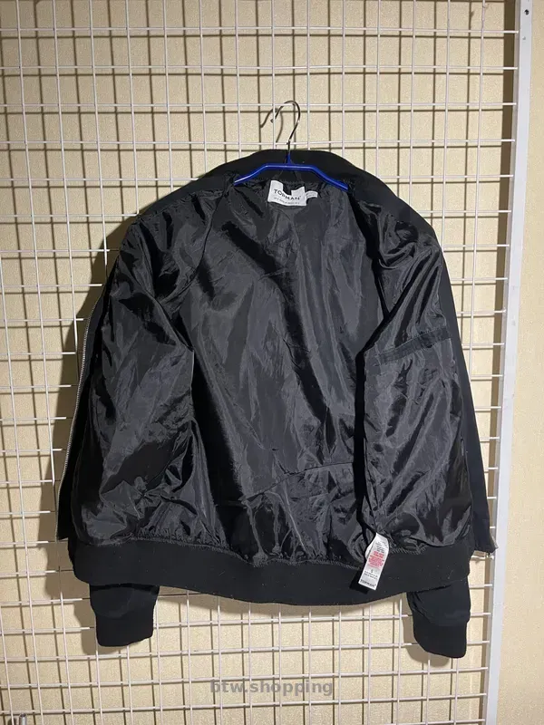 Куртка-бампер чорного кольору в розмірі s - btw.shopping