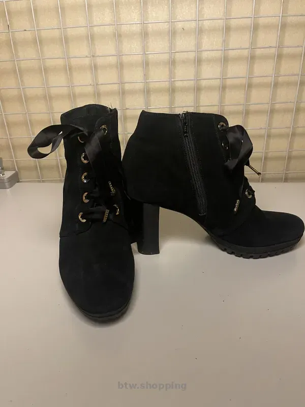 Чорні замшеві ботильйони, розмір 40 - btw.shopping