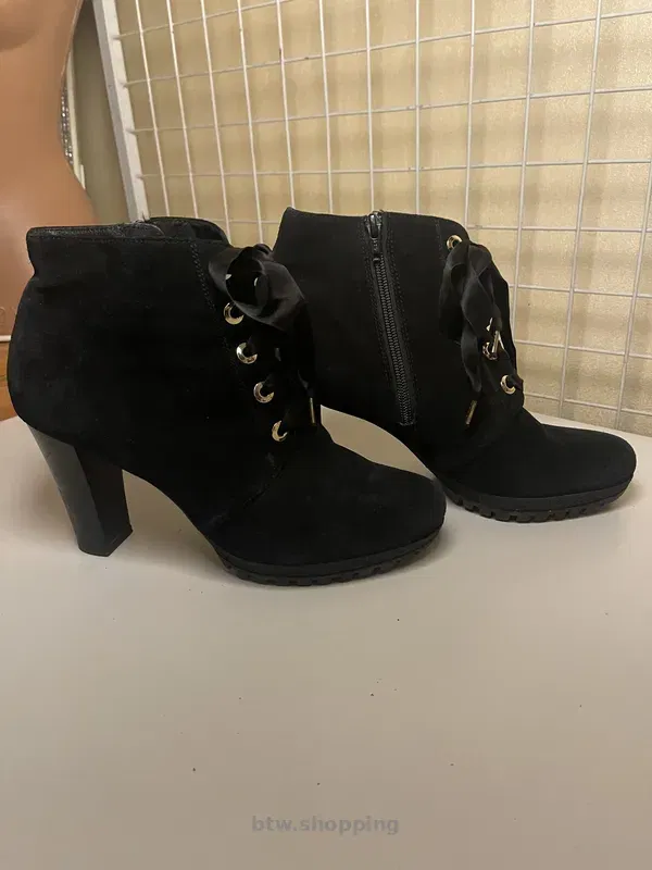 Чорні замшеві ботильйони, розмір 40 - btw.shopping