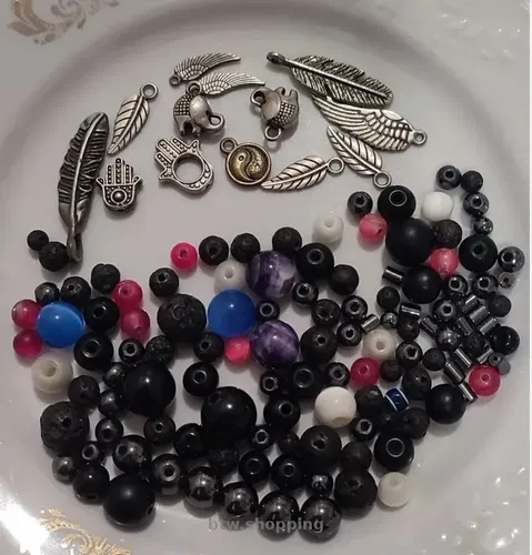 Натуральные камни для сборки 4 браслетов.