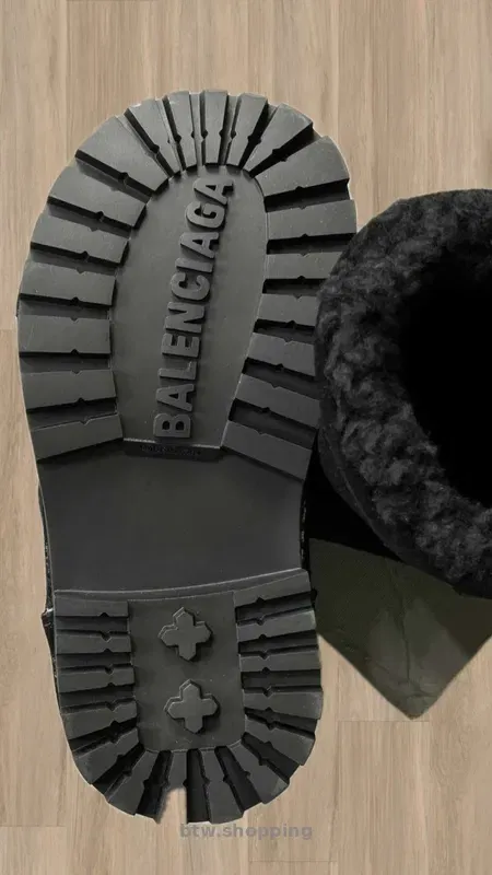 Balenciaga fur Alaska boots - btw.shopping