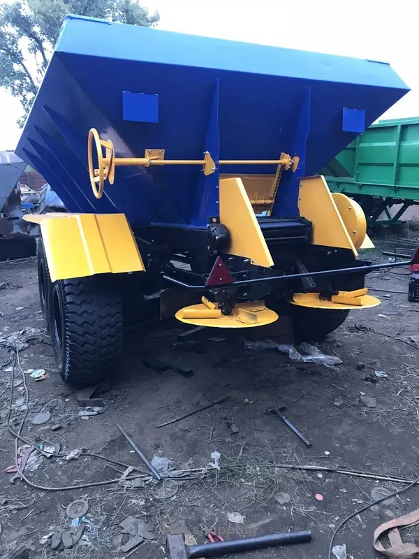 Розкидач мінеральних добрив МВУ-8 - btw.shopping