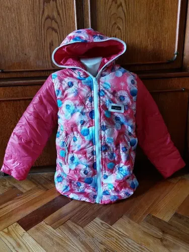 Тепла куртка на зріст 128, 134