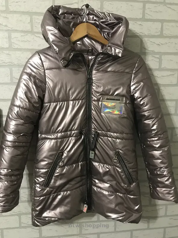 Пуховик серо-серебристый женский - btw.shopping