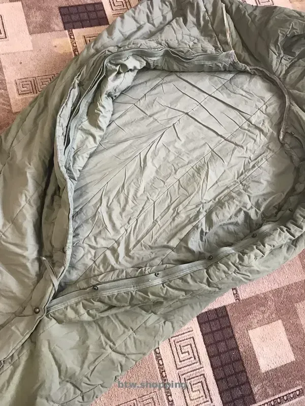 Оливковый спальный зимний мешок - btw.shopping