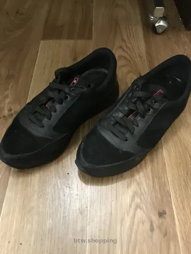 Чёрные унисекс кроссы