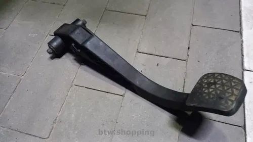 Opel Astra H Педаль щеплення gm 28870 9010883