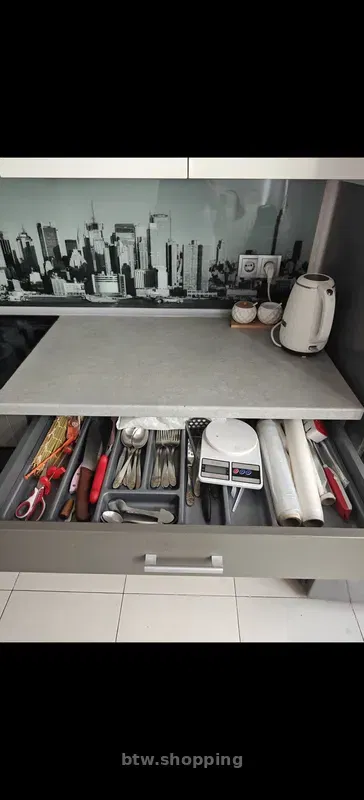 Кухня з технікою 2,5м+0,7м вітрина+0,6м холодильник, ОСОКОРКИ - btw.shopping