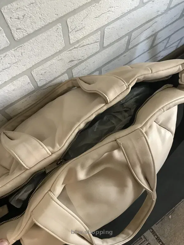 Женская мягкая сумка тоут - btw.shopping