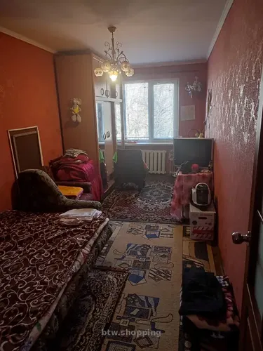 продам двохкімнатну квартру