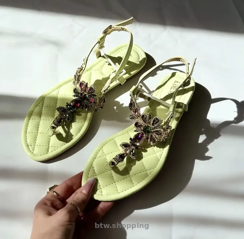 Босоніжки жіночі - btw.shopping