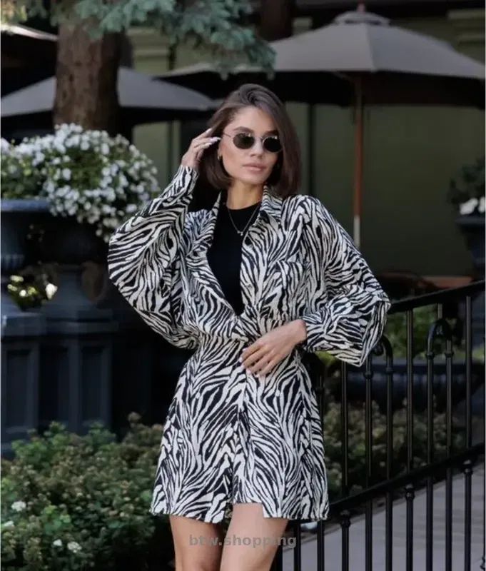 Жіночий костюм Onesize - btw.shopping