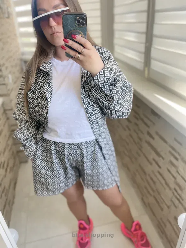 Жіночий костюм Onesize - btw.shopping