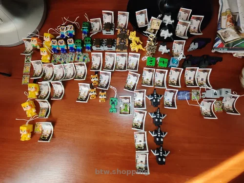 Продам фигурки Майнкрафт Киндер Джой