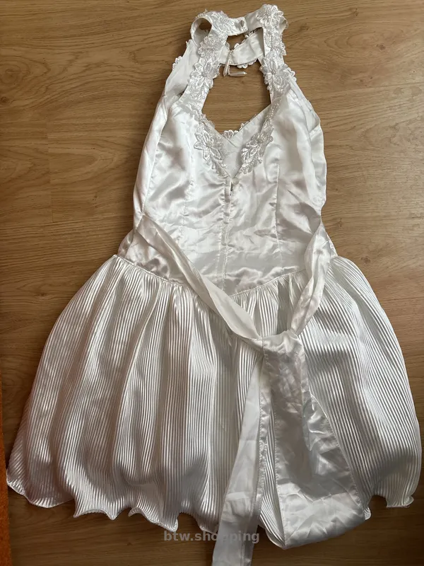 Ніжна святкова сукня з мереживом, розмір S, біла - btw.shopping