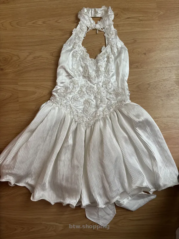 Ніжна святкова сукня з мереживом, розмір S, біла - btw.shopping