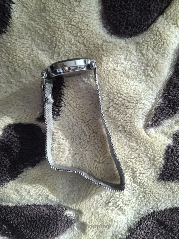 Кварцовий наручний годинник - btw.shopping