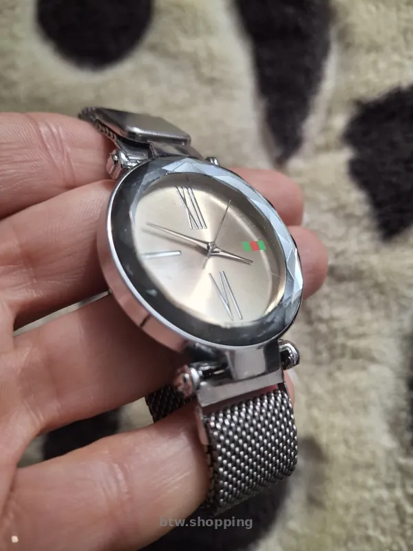 Кварцовий наручний годинник - btw.shopping