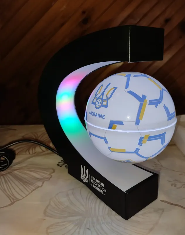 Футбольный мяч с магн.гравитац.UKRAINE ASSOCIATION of FOOTBALL - btw.shopping