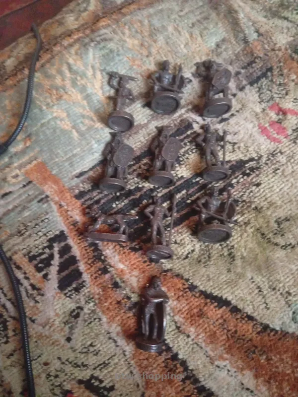 Фигурки - btw.shopping