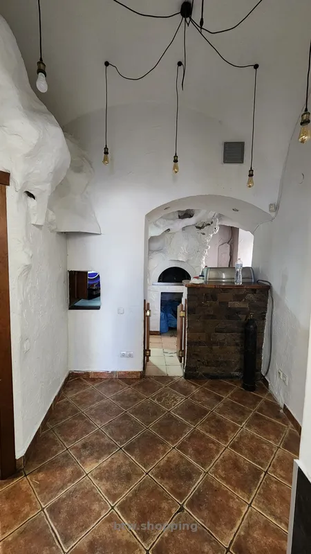 Оренда комерційного приміщення в історичному центрі Львова - btw.shopping