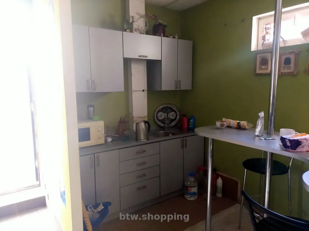 Окрема комерційна будівля вул. Лобачевського, 4 - btw.shopping