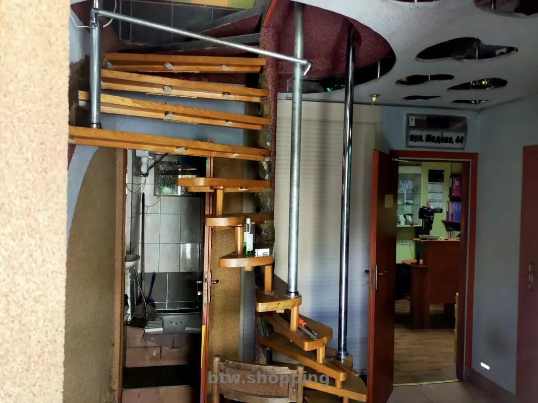 Окрема комерційна будівля вул. Лобачевського, 4 - btw.shopping