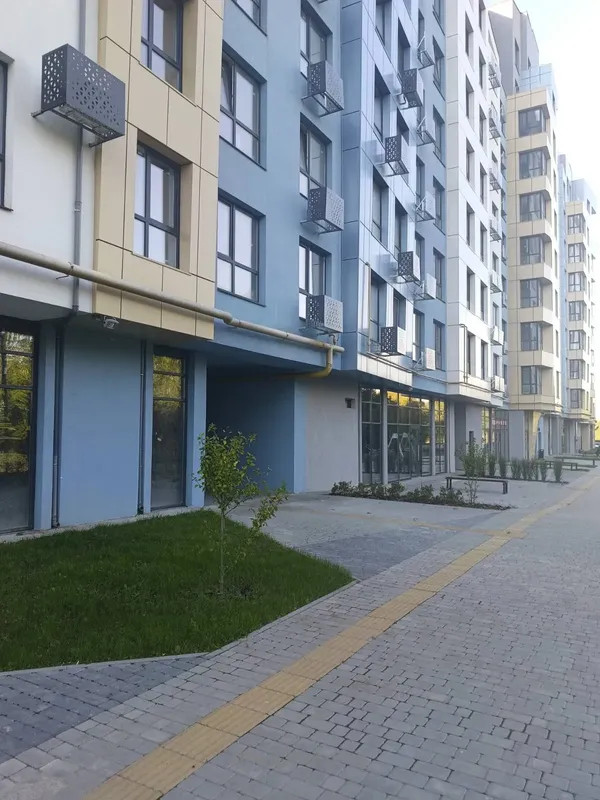 ФАСАДНЕ КОМЕРЦІЙНЕ ПРИМІЩЕННЯ вул. Карла Мікльоша, 6-Б - btw.shopping