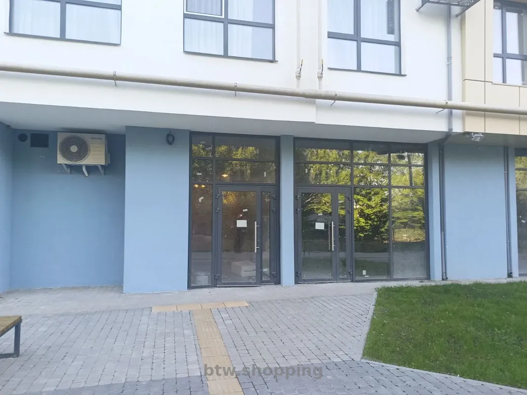 ФАСАДНЕ КОМЕРЦІЙНЕ ПРИМІЩЕННЯ вул. Карла Мікльоша, 6-Б - btw.shopping