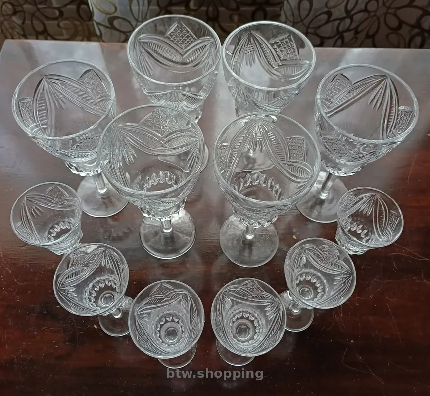 Гарний комплект кришталевих фужерів та чарок на 6 персон - btw.shopping