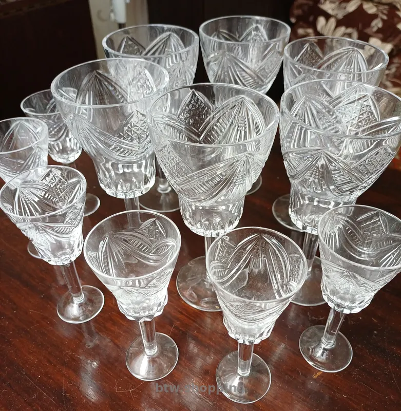 Гарний комплект кришталевих фужерів та чарок на 6 персон - btw.shopping