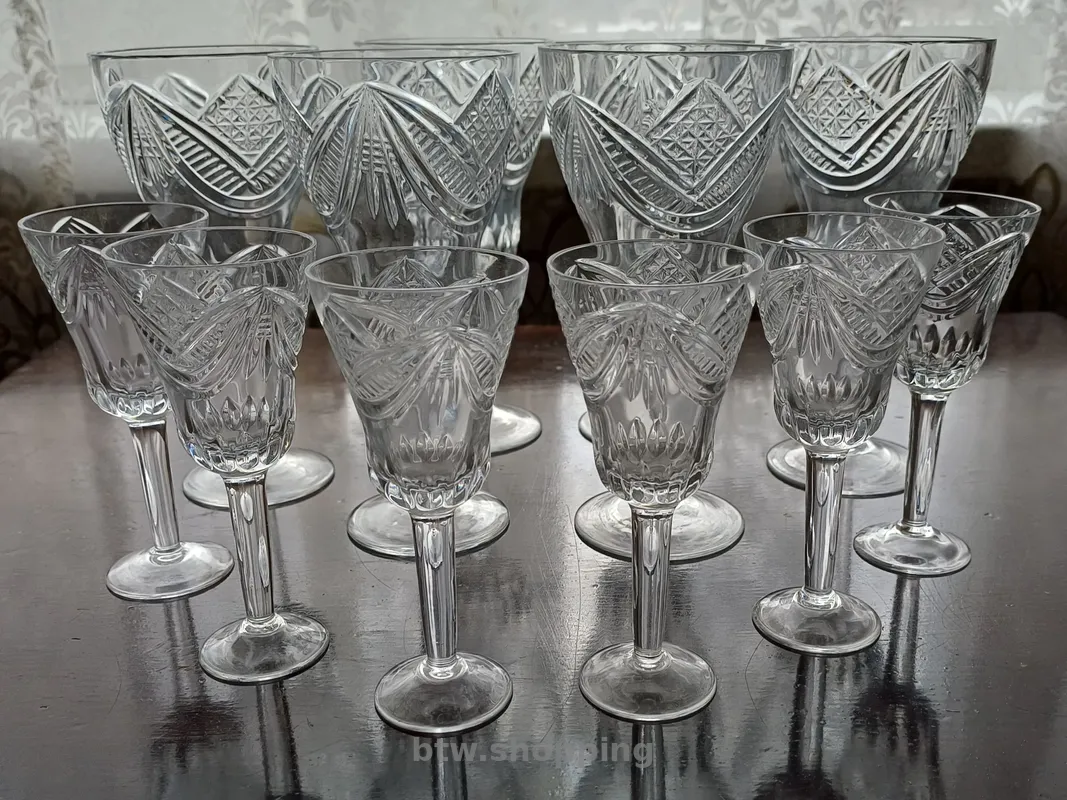 Гарний комплект кришталевих фужерів та чарок на 6 персон - btw.shopping